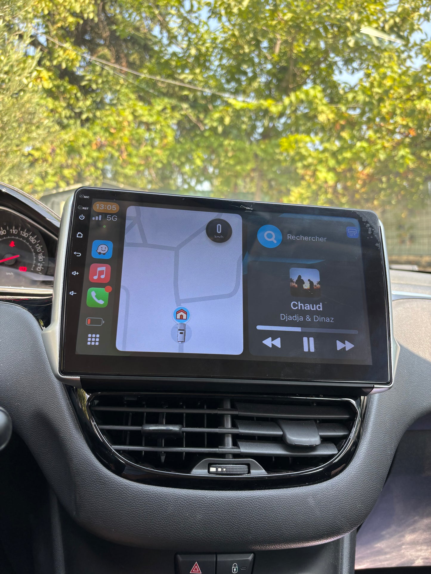 Autoradio Android 14 avec CarPlay/Android Auto sans fil – Compatible Peugeot 208 & 2008 (2012-2018).